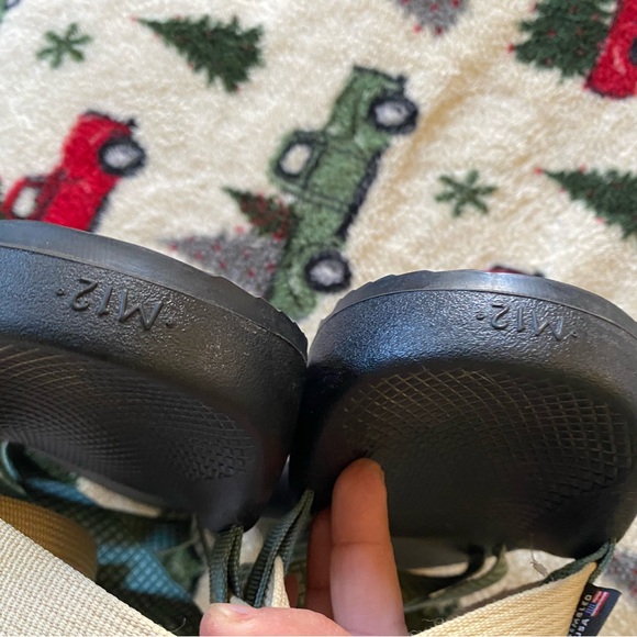 Chaco Outsiders Green and Black Strappy Sandals - Picture 4 of 10